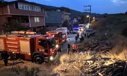 Sakarya’da elektrik direğinde yaşanan patlama yangına sebep oldu
