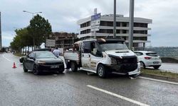 Samsun’da kamyonet ile otomobil çarpıştı: 3 yaralı