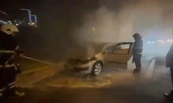 Şanlıurfa’da otomobil yanarak kullanılamaz hale geldi
