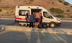 Serinlemek için girdiği denizde boğulma tehlikesi geçiren genç hastaneye kaldırıldı