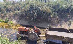 Sulama kanalına devrilen traktörün sürücüsü hayatını kaybetti