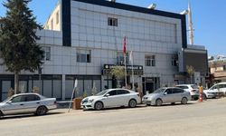 Suruç Belediyesine taşlı saldırı kamerada