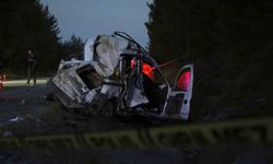 Takla atan hafif ticari araç otomobille çarpıştı: 2 ölü, 5 ağır yaralı