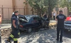 Tekirdağ’da ağaca çarpan otomobilin sürücüsü yaralandı