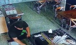 Topallayarak girdiği restorandan cüzdan çaldı, hırsızlık anı kameraya yansıdı