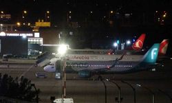 Trabzon-Cidde seferi yapan uçak kalkıştan 8 dakika sonra acil iniş yaptı