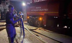 Turgutlu’da kereste işletmesinde yangın paniği