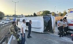 Ümraniye’de servis midibüsü devrildi: 8 yaralı