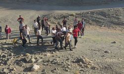 Van’da traktörün römorku devrildi: 8 yaralı