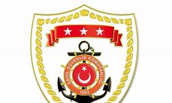 Yelkenli teknede 46 düzensiz göçmen ve 3 göçmen kaçakçısı yakalandı