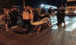 Yola aniden fırlayan yayaya motosiklet çarptı 1 yaralı