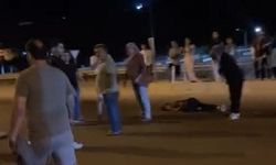 Yolun karşısına geçmeye çalışan anne ve kız çocuğuna otomobil çarptı