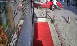 Yürüyüş yolunda motosiklet ile otomobil çarpıştı: 1 yaralı