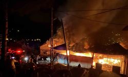 Zonguldak’ta alevler geceyi aydınlattı: 4 ev 1 yeri kullanılmaz hale geldi