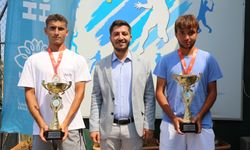 Nilüfer’de tenis heyecanı: Kupa ve madalyalar sahiplerini buldu