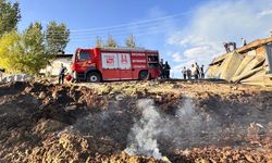 Evlere sıçrayan yangına müdahale ediliyor