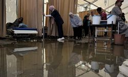 Gazze'deki Nasır Hastanesi'ni kanalizasyon suyu bastı