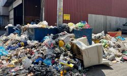 İzmir sokakları çöplerle doldu