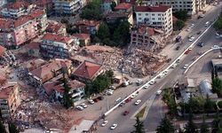 17 Ağustos depreminin 26. yılı: Hayatını kaybedenler anıldı