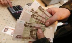 Rusya'da şirketlerin döviz satma zorunluluğu iptal edildi