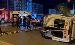 Servis minibüsü ile otomobil çarpıştı