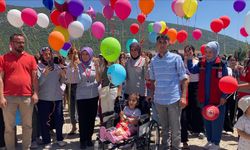 Balonlar 5 yaşındaki Yağmur için gökyüzüne bırakıldı