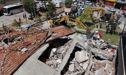 Balıkesir'de yıkılan binanın sahibi ve müteahhiti gözaltına alındı
