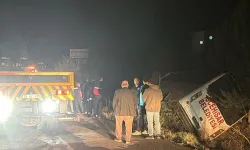 Yolcu midibüsü devrildi: Çok sayıda yaralı var
