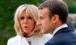 Macron'un eşi 'kadın' olduğunu kanıtlayacak