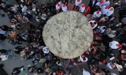 Türkiye'nin en büyük tenceresinde 6 ton pilav pişirildi
