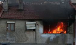 Bursa'da yükselen alevlere komşusu yetişti