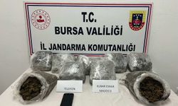 Bursa’da eve yapılan baskında 8 kilo 900 gram esrar ele geçirildi