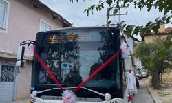 Bursa'da otobüs gelin arabası gibi süslendi