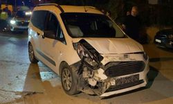Aksaray’da hafif ticari araç kamyonetle çarpıştı: 3 yaralı