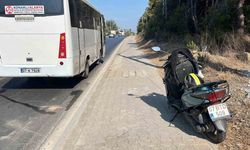 Alanya’da midibüsle çarpışan motosikletli yaralandı