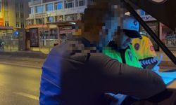 Alkollü sürücü ters yönden ilerleyerek, servis aracına çarptı