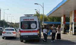 Ambulans kazaya karıştı, sağlıkçılar muhabirin görevini engelledi