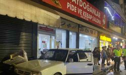Antalya’da dondurma almak için aracını park etmek isteyen sürücü, hayatının şokunu yaşadı