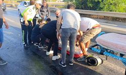 Antalya’da motosiklet iş makinesine çarptı: 1 ağır yaralı