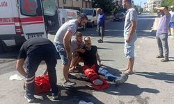 Antalya’da tur aracıyla çarpışan motosikletli yaralandı