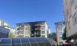 Apartmanda çıkan yangından 13 kişi etkilendi