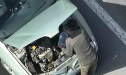 Aracı arızalanmış gibi davranan ehliyetsiz sürücü polisin dronlu takibi ile yakalandı
