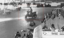 Aynı yerden iki motosiklet çalan şahsın hırsızlık anı güvenlik kamerasında