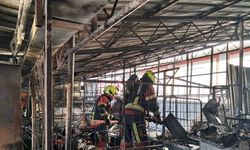 Balıkesir’de zincir market deposunda yangın