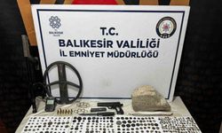 Bandırma’da tarihi eser ve silah operasyonu