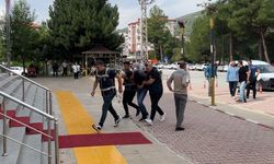 Burdur’da kuzenini öldüren sanık ile eşinin tutukluğuna devam etmesi kararlaştırıldı