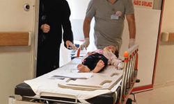 Bursa’da balkondan düşen 2 yaşındaki çocuk yaralandı
