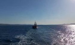 Çanakkale Boğazı’nda makina arızası yapan kuru yük gemisi yedeklenerek çekildi