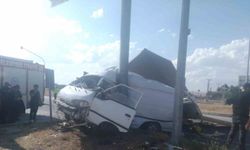 Çorum’da minibüs ile kamyonet çarpıştı: 5 yaralı