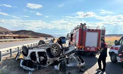 Çorum’da takla atan otomobil hurdaya döndü: 3 yaralı